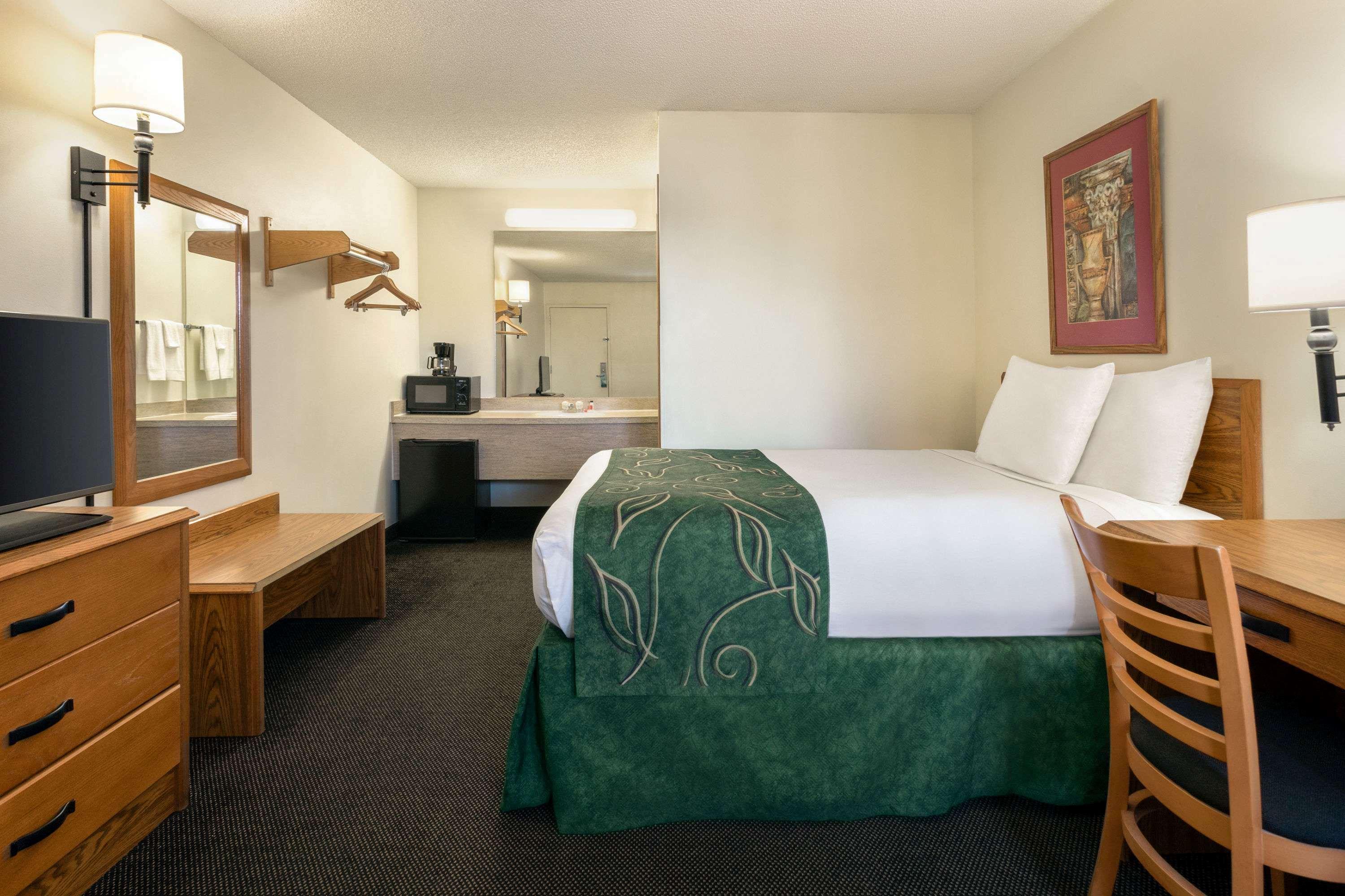 Travelodge By Wyndham Wellington Extérieur photo