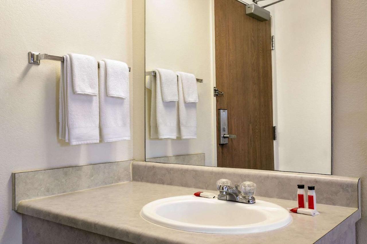 Travelodge By Wyndham Wellington Extérieur photo